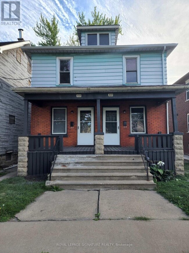 Building Photo - 731 St Antoine St