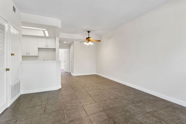 Building Photo - Lakefront Condo with Spectacular Views in ...