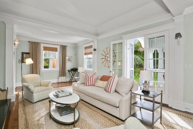 Foto del edificio - 2 Fairgreen Ln