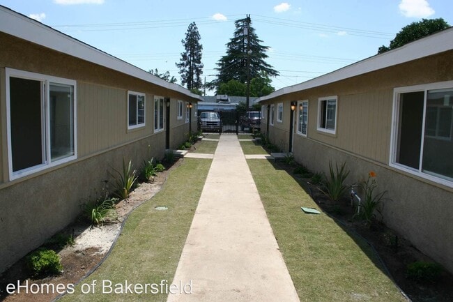 Building Photo - 1309 Lake St