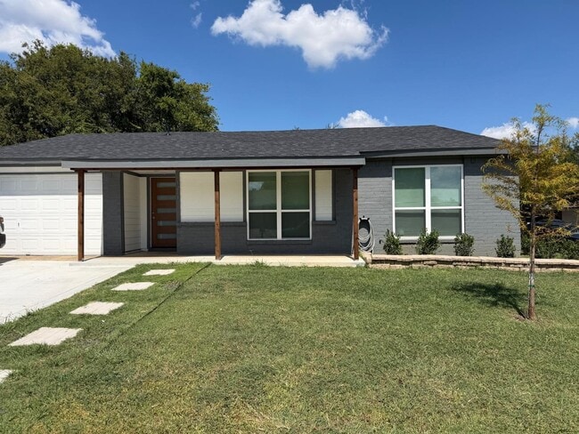 Building Photo - 1211 Cedar Hill Ln