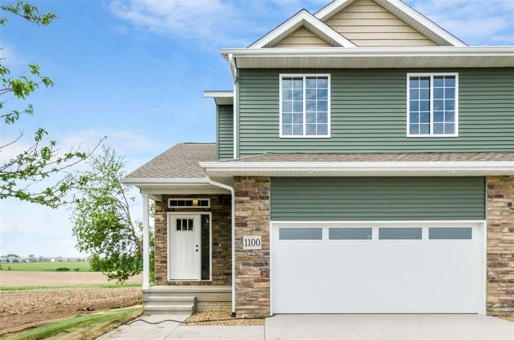 Primary Photo - Beautiful 4 Bed Unit in an Awesome North L...