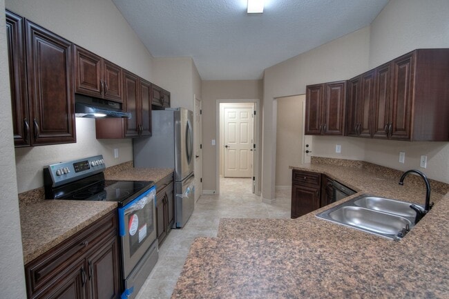 Foto del edificio - BRAND NEW 4/2/2 Home for Rent. Available NOW!