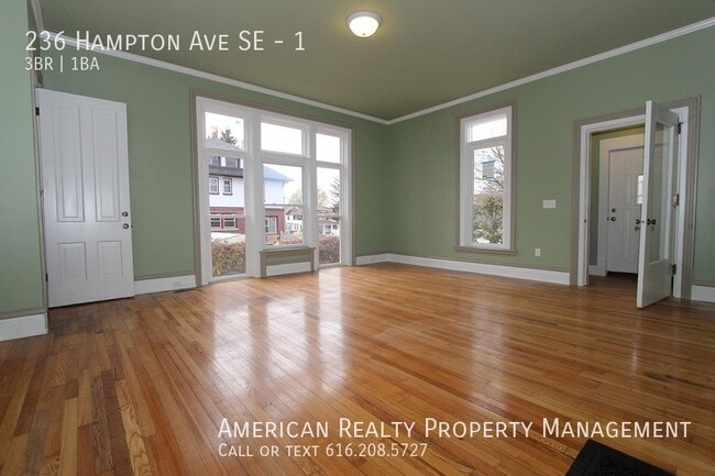 Foto del edificio - 236 Hampton Ave SE