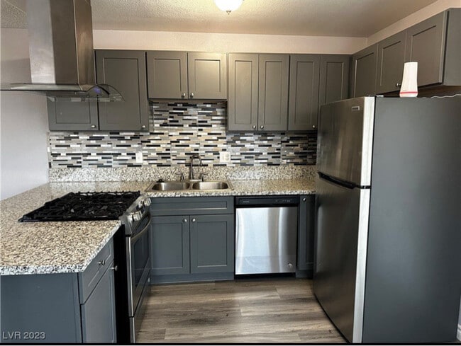 Building Photo - 3915 Cll Tereon