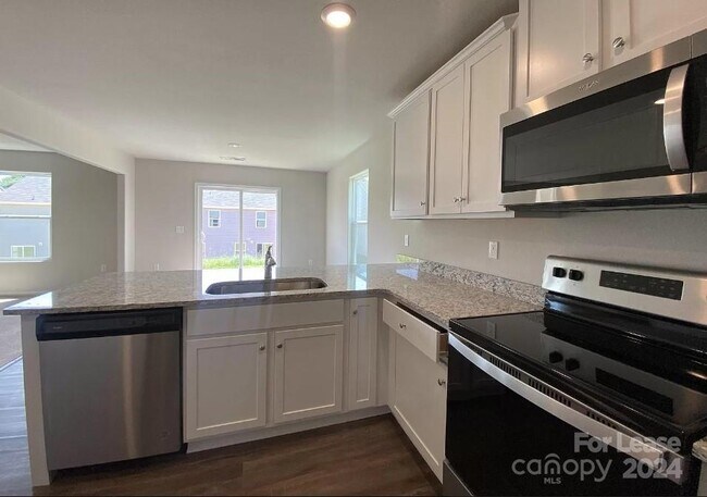 Building Photo - 9354 Creedmore Hills Dr