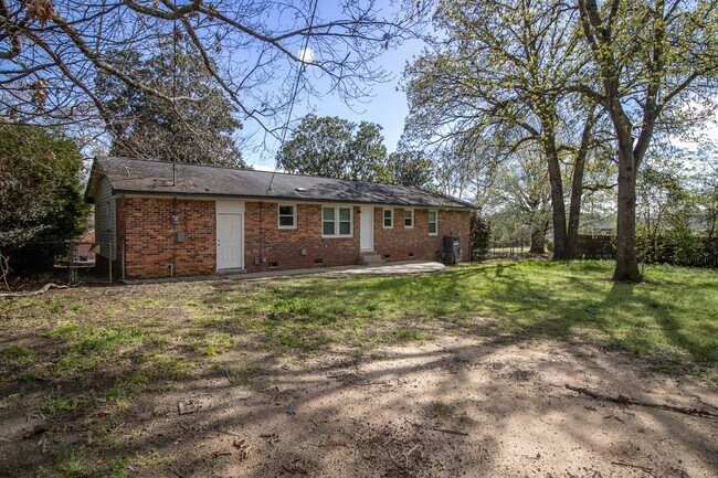 Foto del edificio - 1515 Sandra Dr