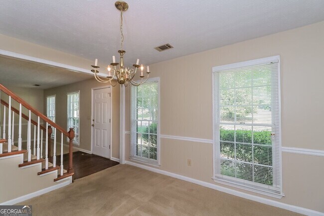 Building Photo - 2885 Summit View Ct