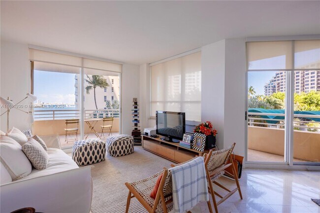 Building Photo - 888 Brickell Key Dr