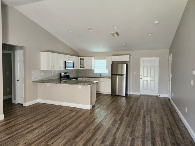 Foto del edificio - Charming 4 Bedroom 2 Bathroom Home in LaBelle