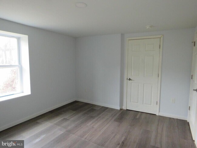 Foto del edificio - 1060 Elwood Ave