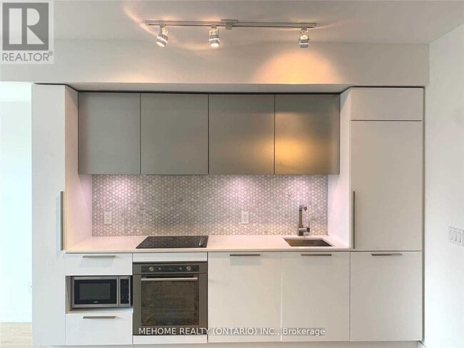 Building Photo - 85 Wood St