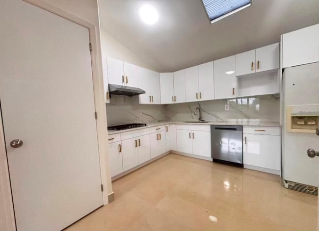 Building Photo - 3145 Parsons Blvd