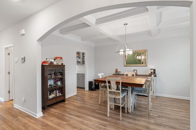 Building Photo - 505 S Oak Crst Dr