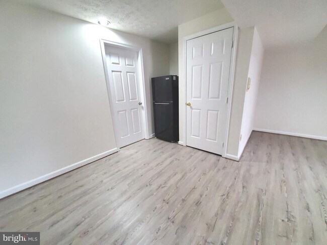 Foto del edificio - 7495 Digby Grn