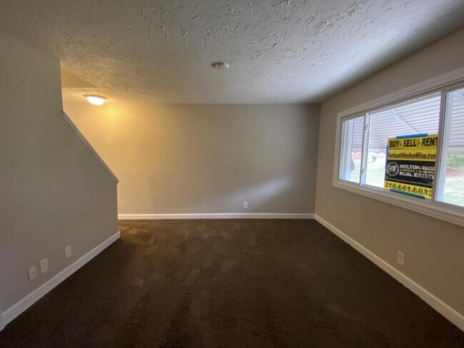 Building Photo - 209 Dalepark Drive Unit #05