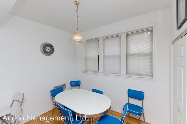 Foto del edificio - 1900 W Berteau Ave