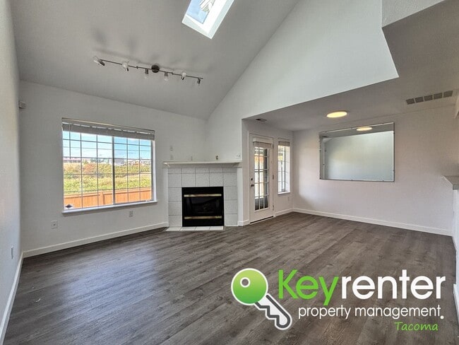 Building Photo - Updated 2 Bedroom Rental in Milton WA with...