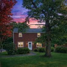 Building Photo - 3935 Dowling Ave