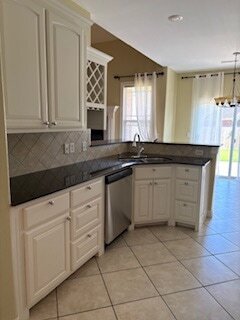 Building Photo - 3782 River Bend Dr