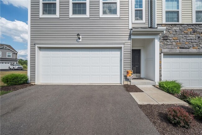Building Photo - 45 Hawthorne DR