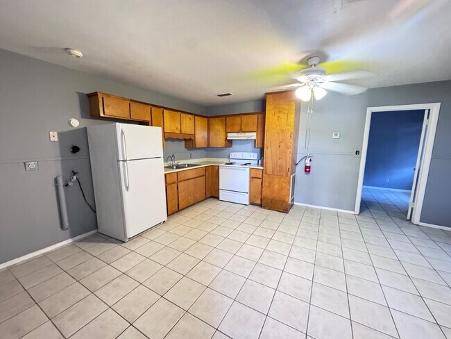 Foto del edificio - 812 W Walnut Ave