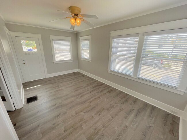 Foto del edificio - Newly Remodeled North Park Craftsman