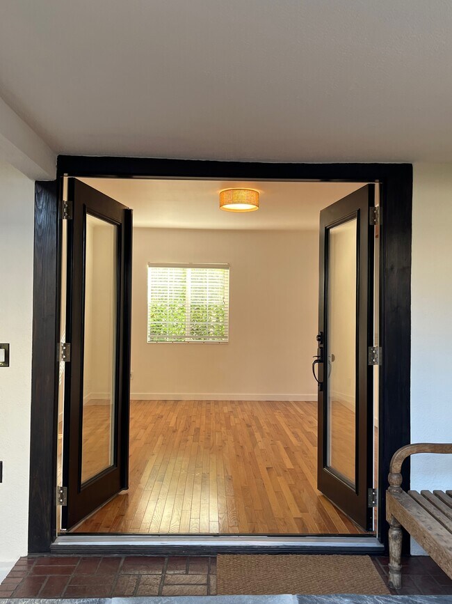 Foto del edificio - 3751 Valleybrink Rd
