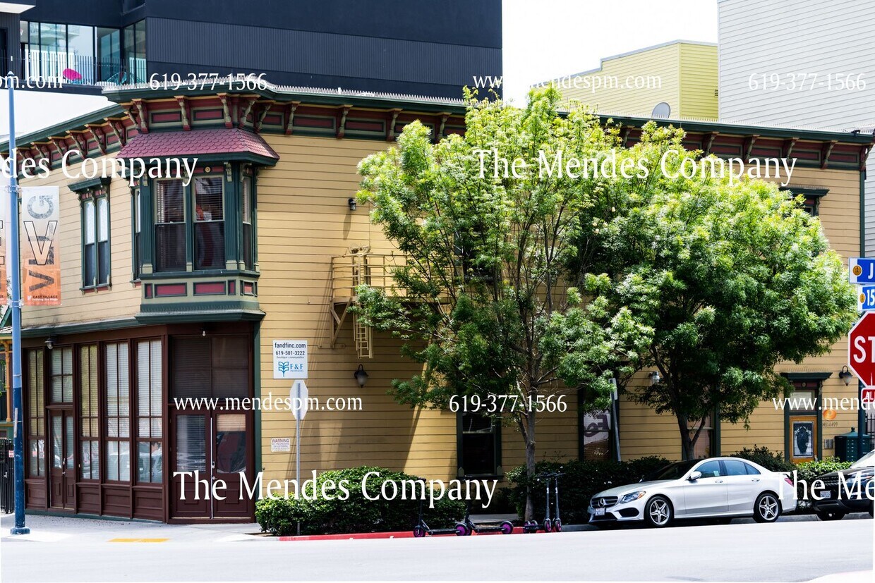 Primary Photo - Ultra Hip 1bd/1bath Apartment Home in Stun...