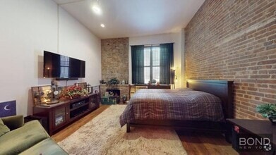 Building Photo - 46 W 85th St