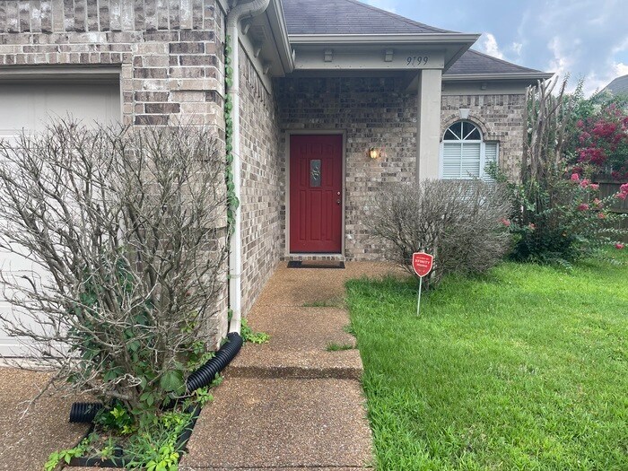 Foto principal - 9199 Chastain Pl