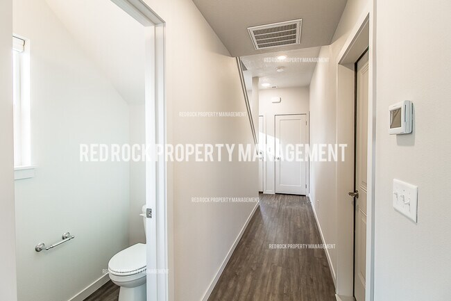 Foto del edificio - 225 S Woodlawn Rd