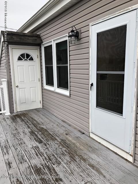 Building Photo - 161 Main St