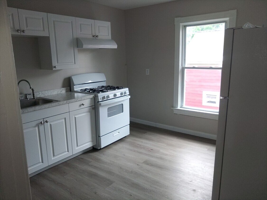 Primary Photo - 409 Floyd Ave
