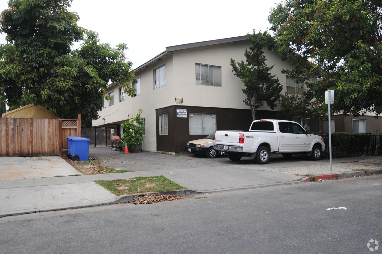 Primary Photo - 1619 Virginia Avenue