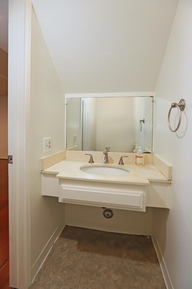 Foto del edificio - 449 W Duarte Rd