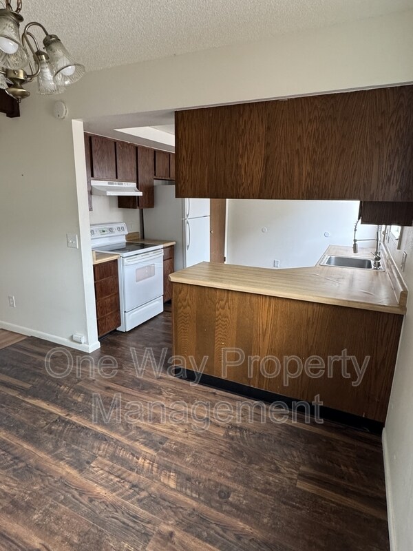 Building Photo - 2423 W 27th St