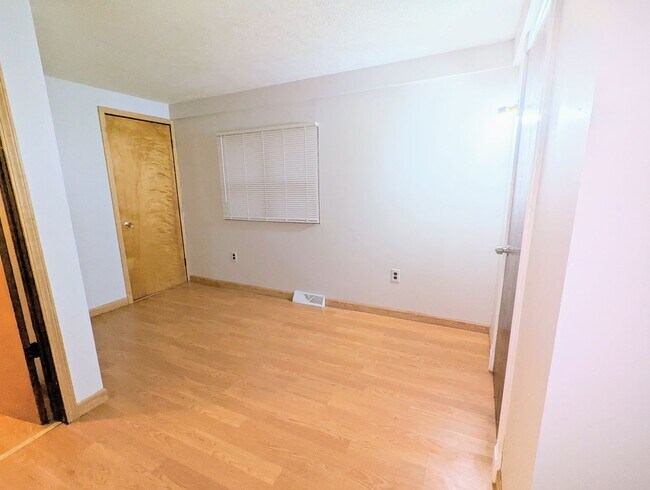 Building Photo - 1 br, 1 bath House - 1520 12th Ave