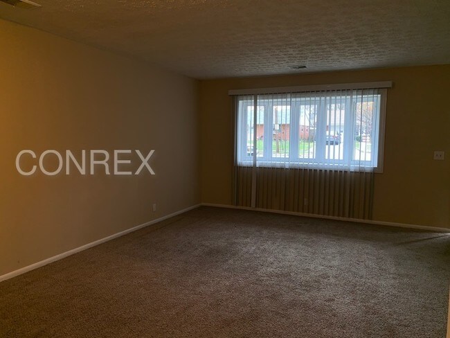 Building Photo - COZY 3 BEDROOM RANCH STYLE HOME