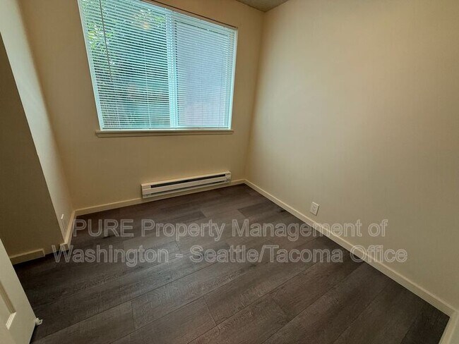 Building Photo - 907 SW Holden St