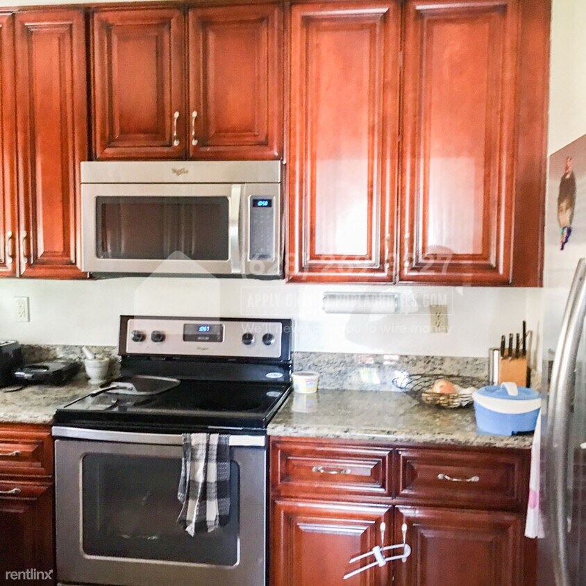 Primary Photo - 3 br, 2.5 bath Condo - 7602 Palmilla Dr #24 -
