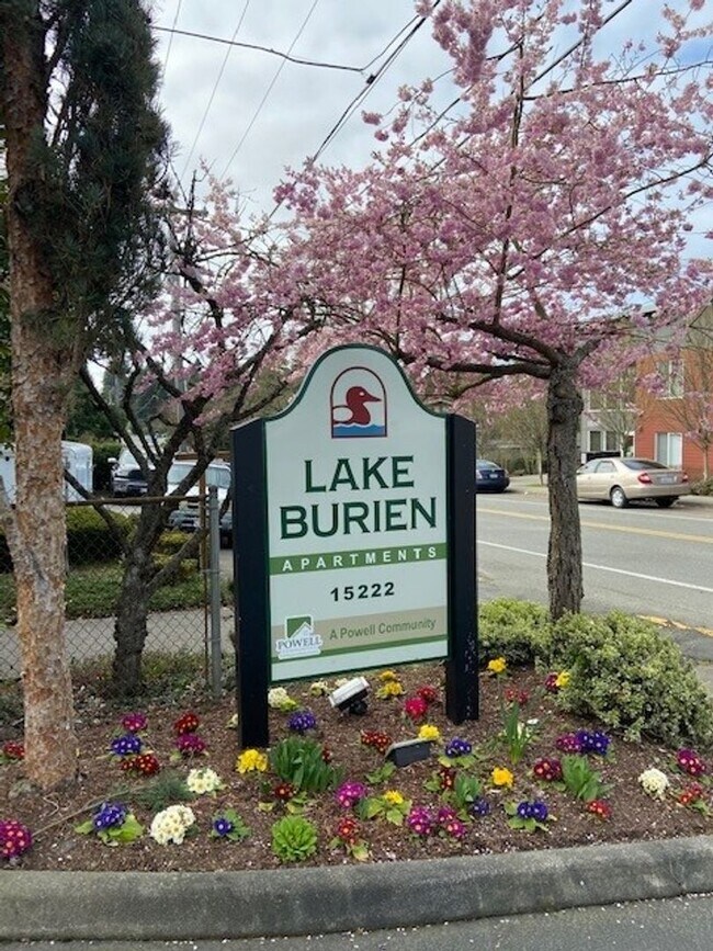 Foto del edificio - Lake Burien View