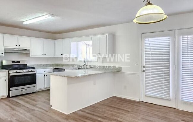 Foto del edificio - 431 Churchill Ct