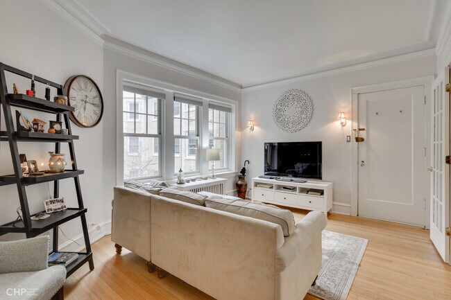 Foto del edificio - 548 W Brompton Ave