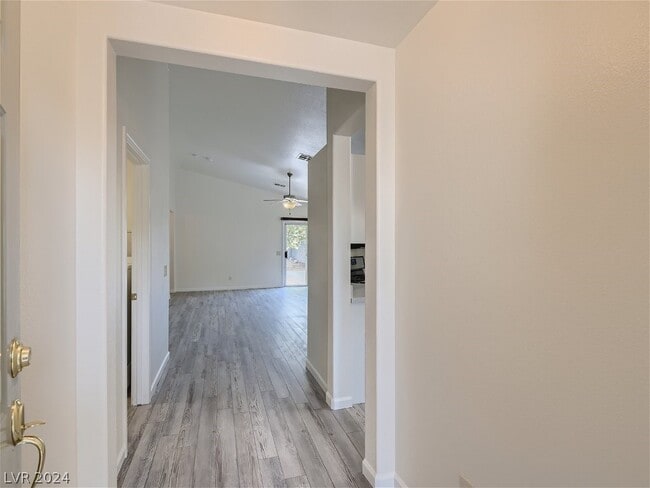 Building Photo - 10354 Spider Rock Ave