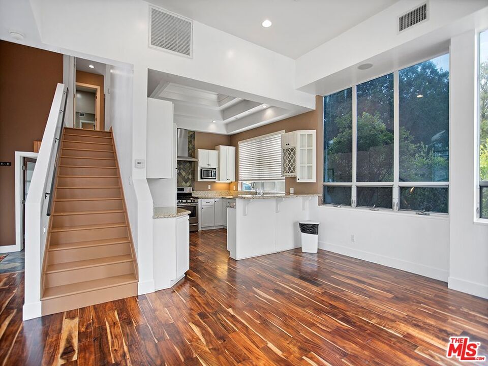 548 Dove Dr Houses in Los Angeles, CA Westside Rentals