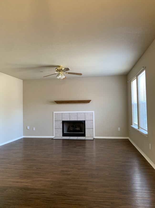 Sala de estar - 17608 E 78th St N