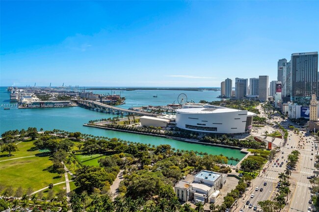 Foto del edificio - 1100 Biscayne Blvd