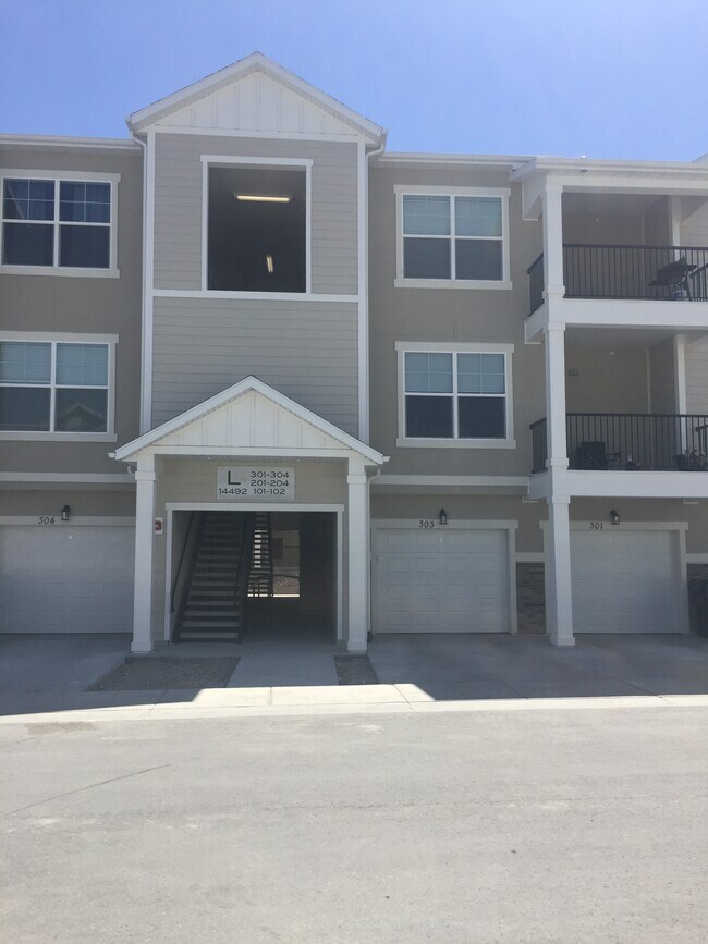 Building Photo - 13222 S Dominica Ln