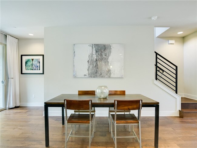Foto del edificio - 1205 Elm St